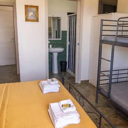 Olimpia Homestay *